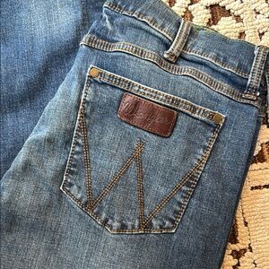 Wrangler Classic Blue Jeans with Brown Stitching SLIM STRAIGHT 36 x 34 Excellent